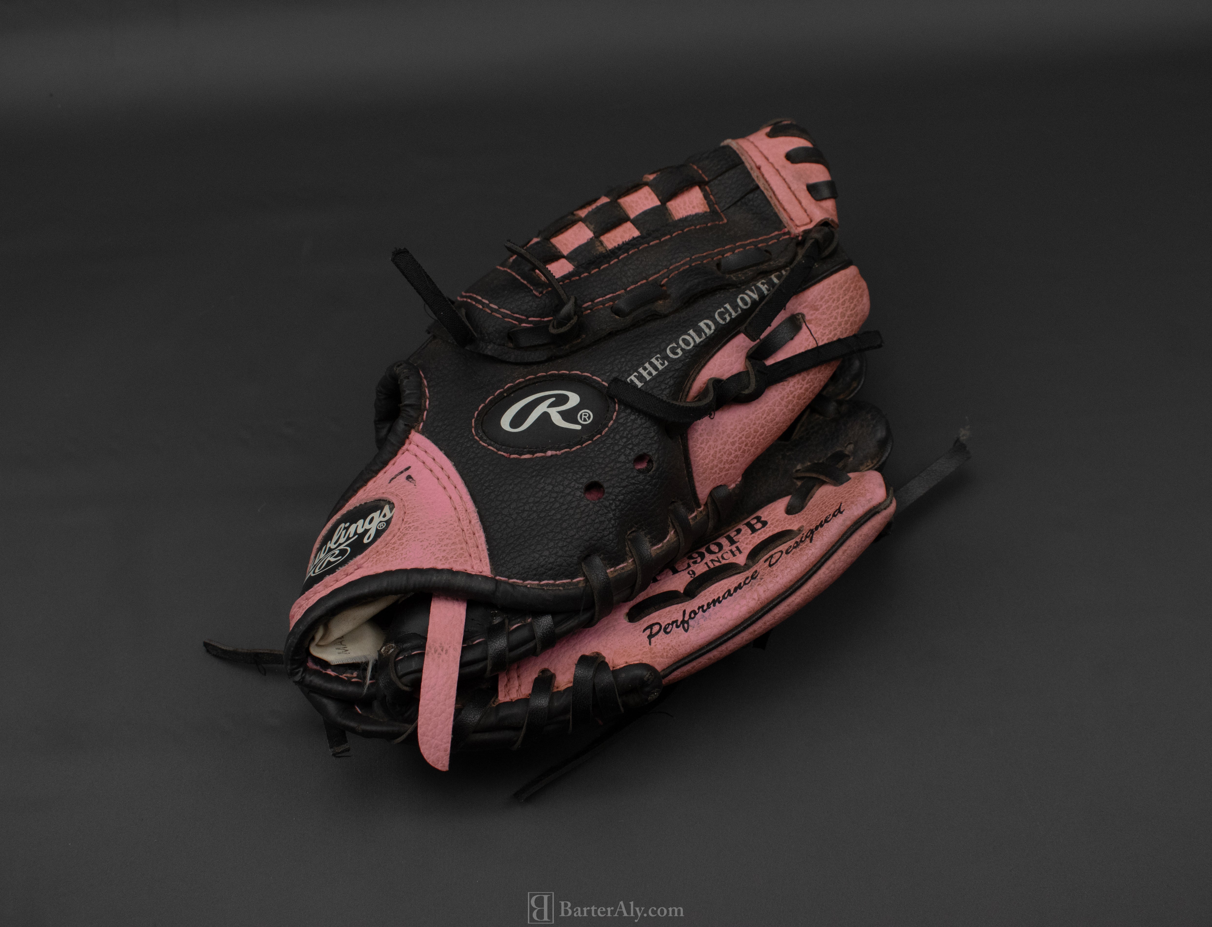 Rawlings Baseball Glove Right Hand Girls T-Ball Glove 9in Pink PL90PB Used