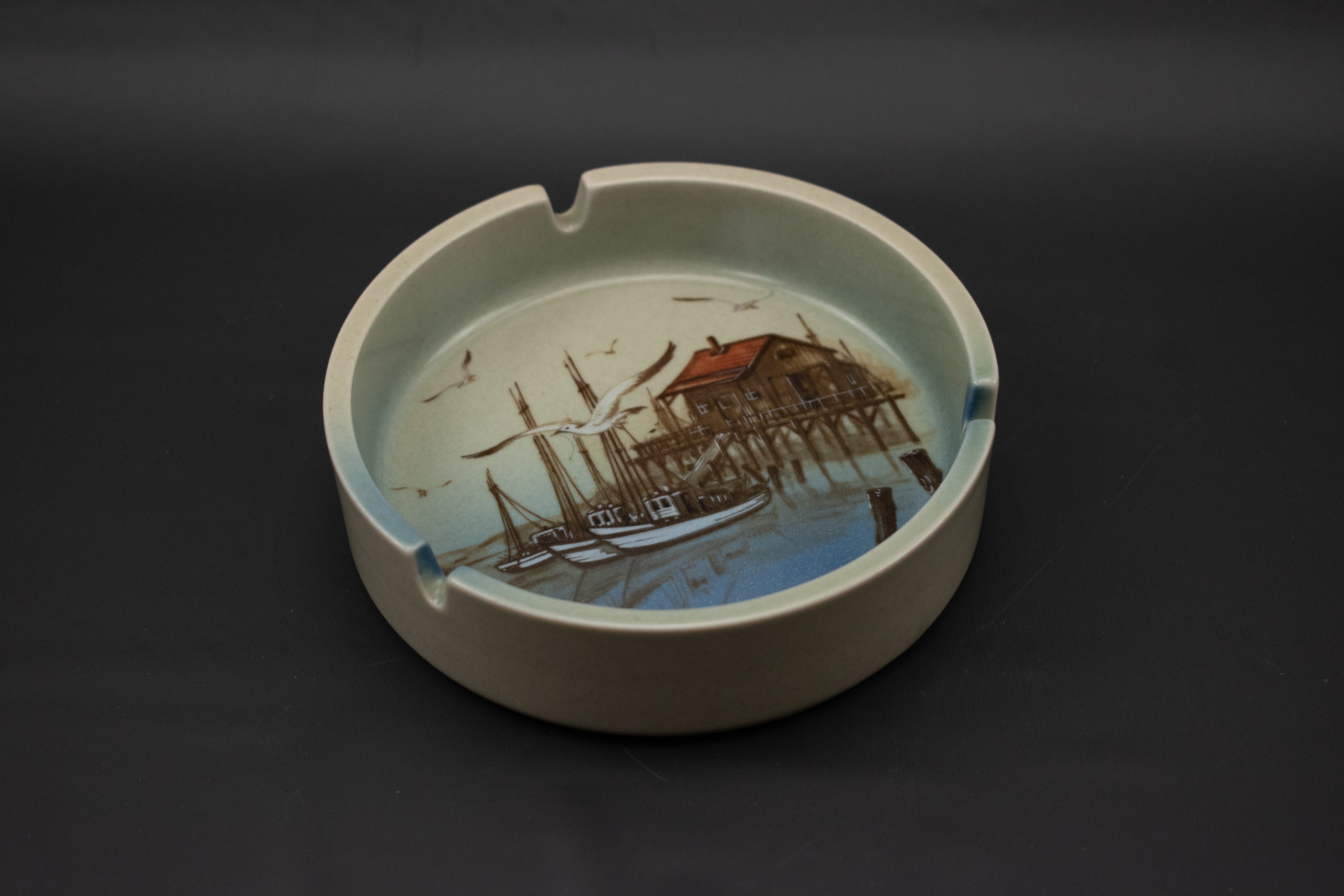 Ashtray Ocean Beach Dock View Ash Bowl used 5 inch Japan Otagiri Harbour