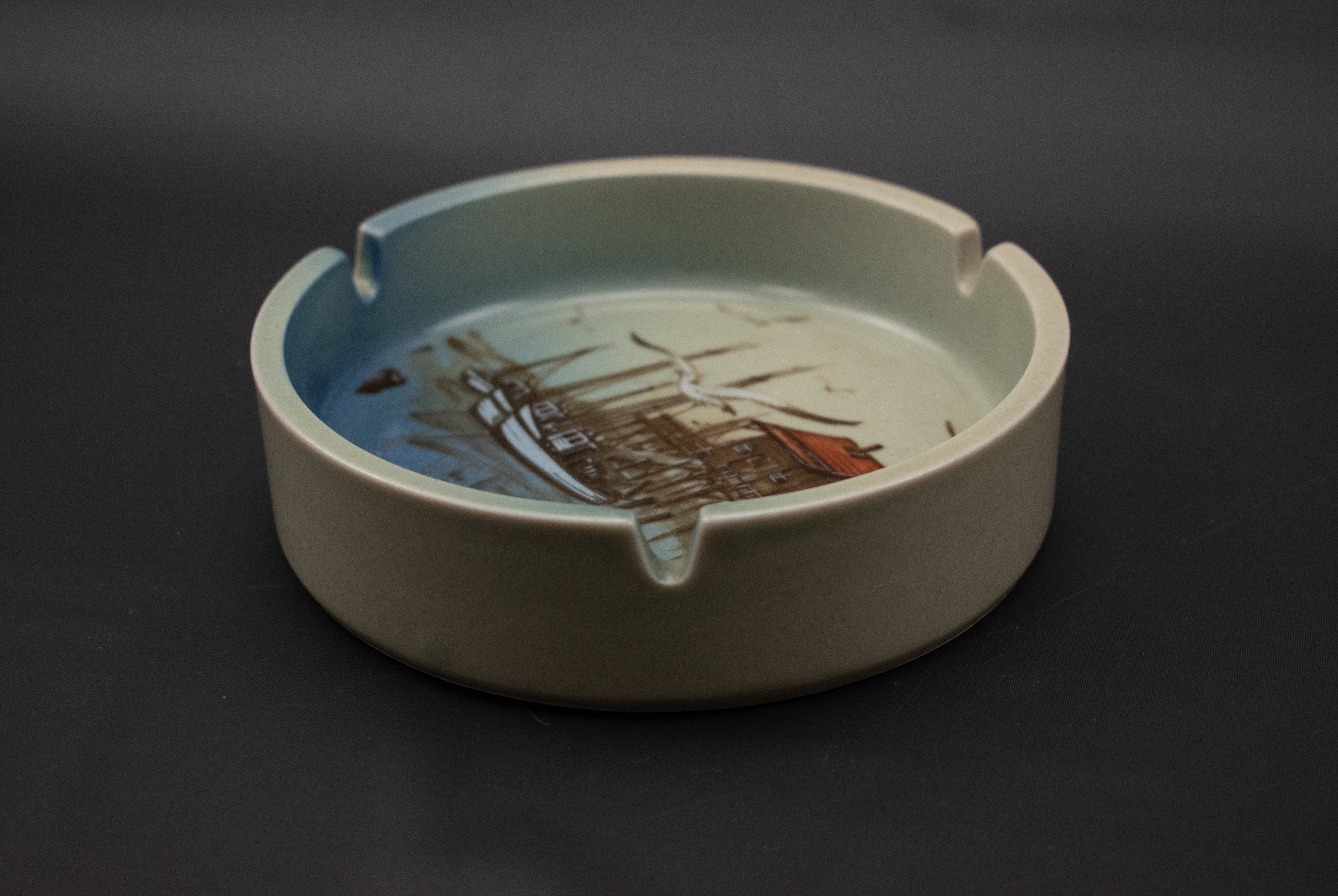 Ashtray Ocean Beach Dock View Ash Bowl used 5 inch Japan Otagiri Harbour