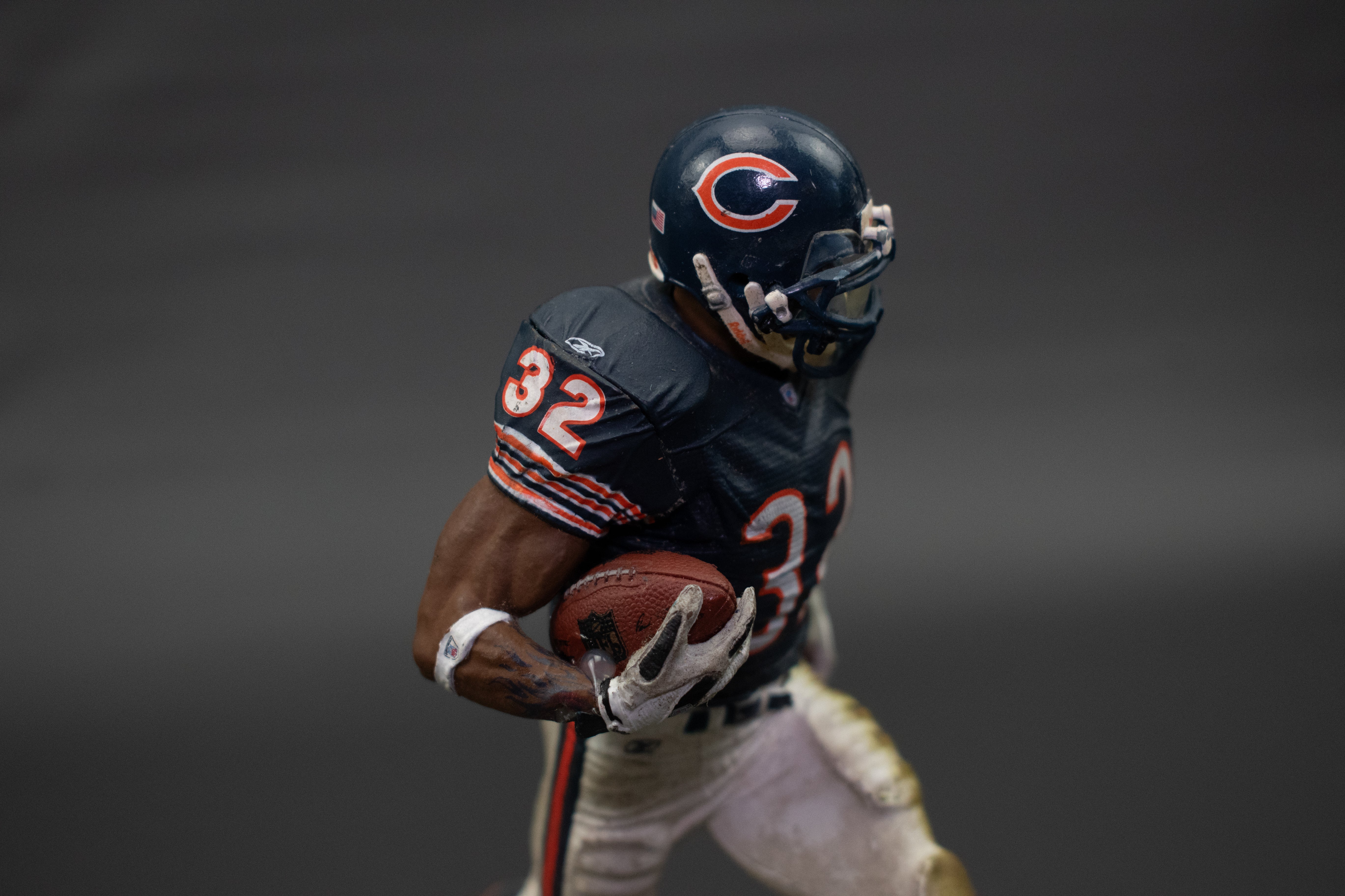 Chicago Bears Cedric Benson #32 McFarlane Figure 2007 NFL SERIES 15