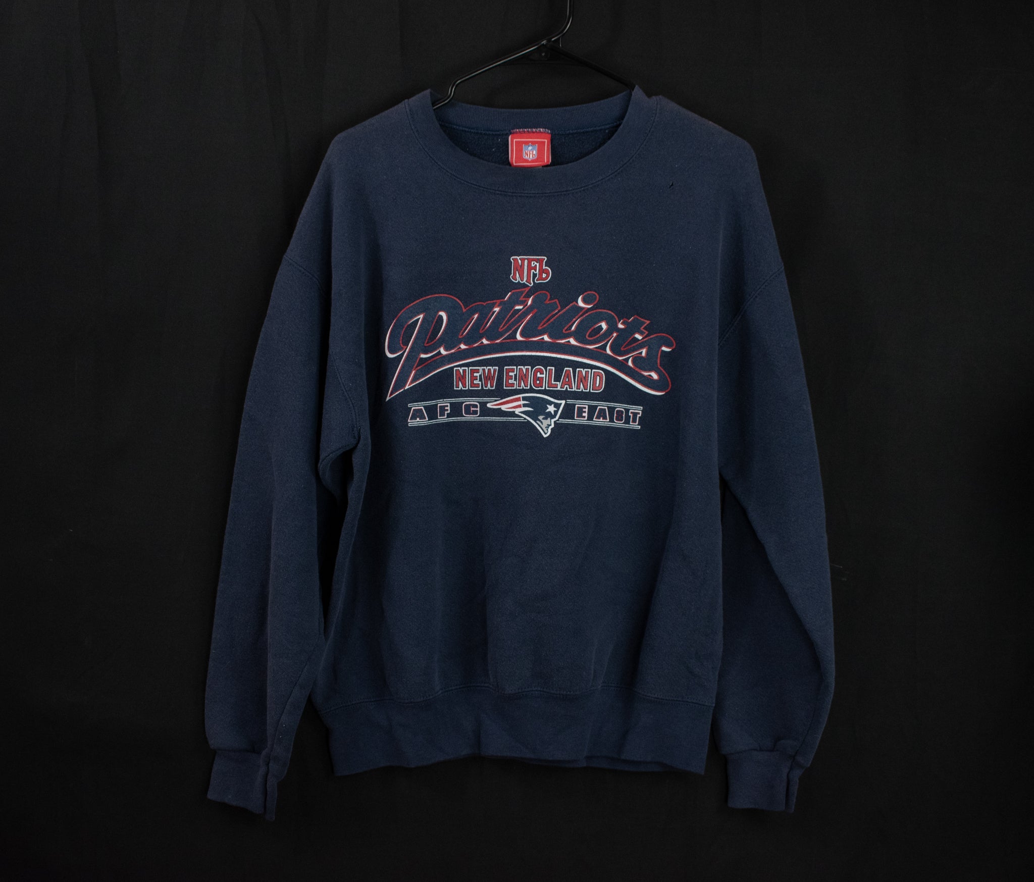 New England Patriots Mens Sweater Medium Used Pullover NFL Football Authentic Blue Adult