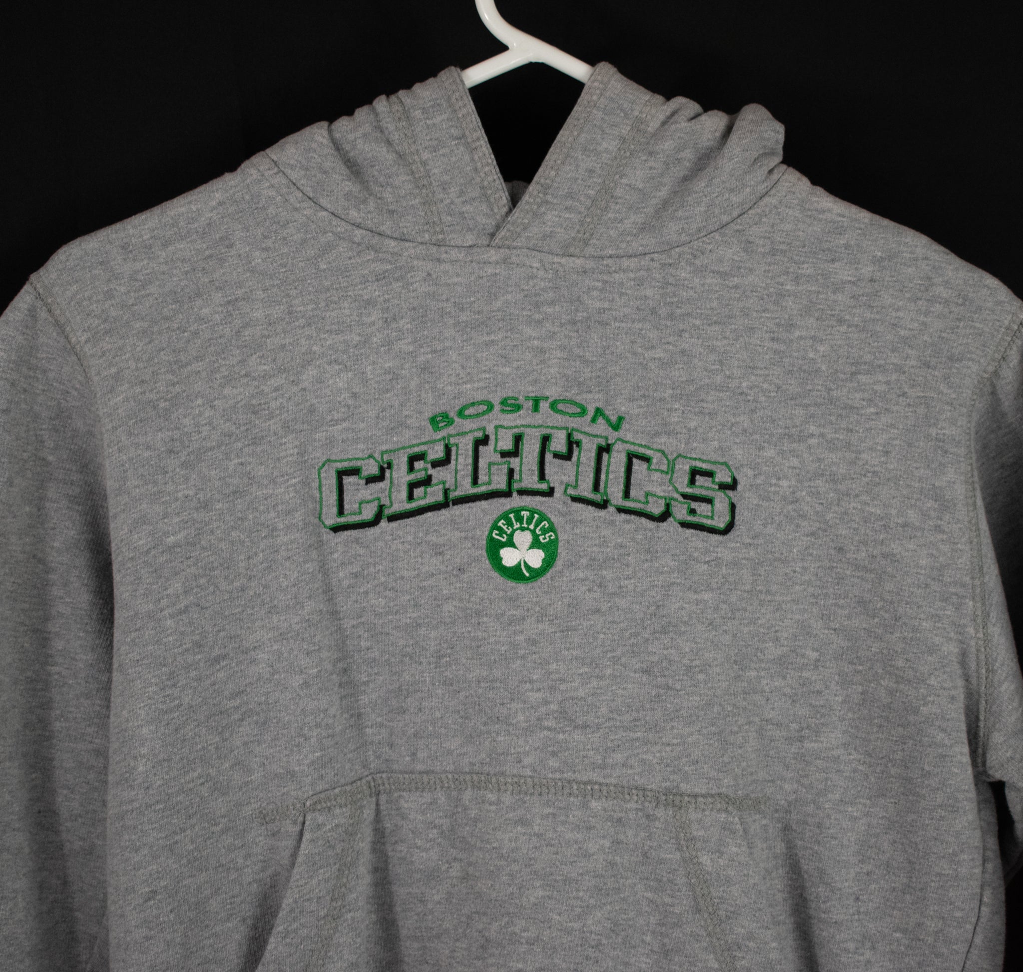 Boston Celtics NBA Basketball Hoodie Grey Kids Sweatshirt Medium Antigua