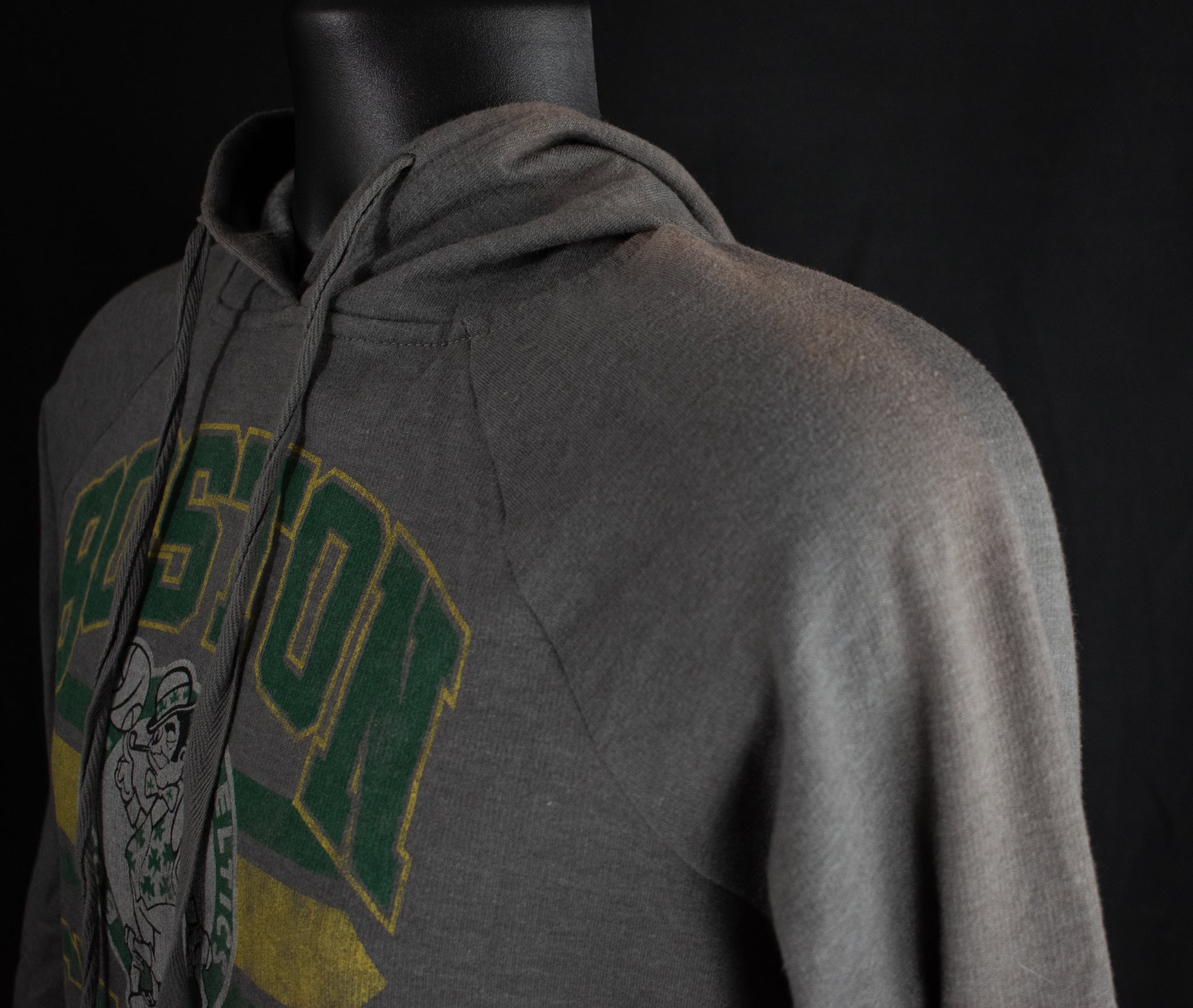 Boston Celtics Large Sweatshirt NBA Basketball Hoodie Gray Lightweight Hardwood Classics