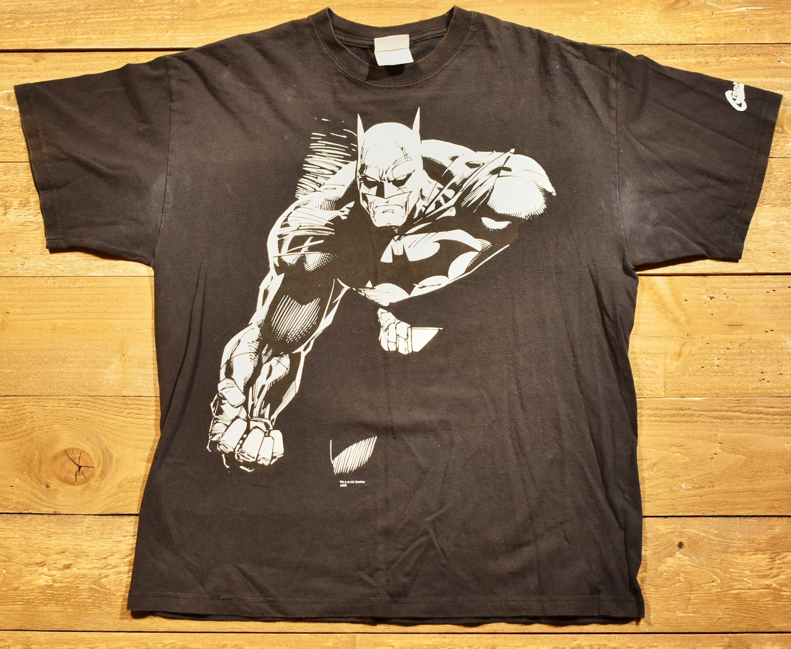 Batman T-shirt large men's black used Graffitti DC comics