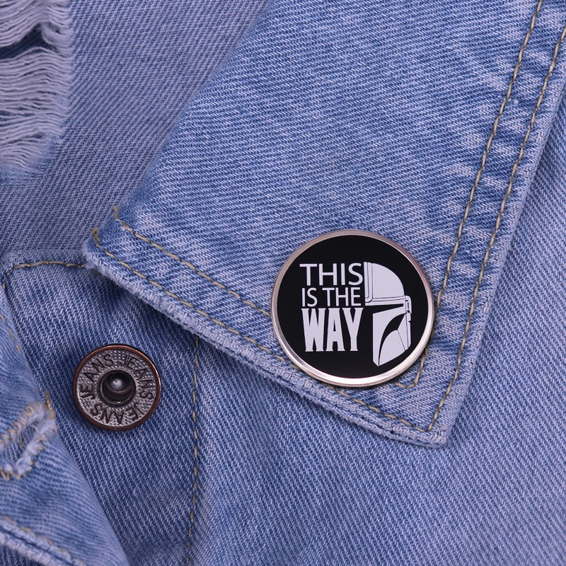 "It's This Way" Mandalorian Armor Brooch Sci-Fi Movie Line Badge