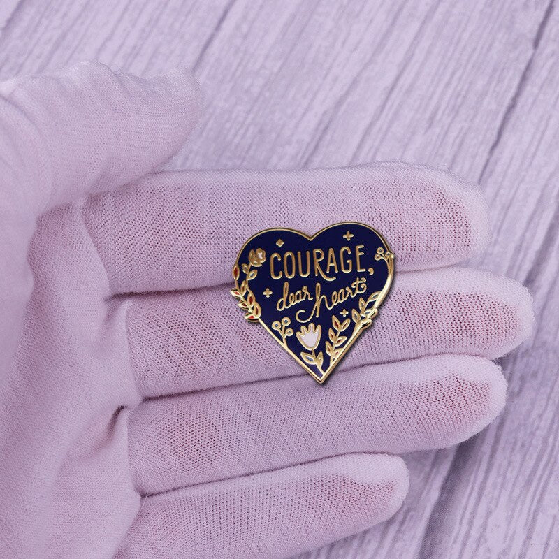 "Courage, dear"-heart-shaped brooch beautiful reminder badge that you will never be alone