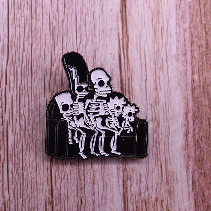 Skull on the sofa brooch spooky skeleton family art badge funny halloween accessory