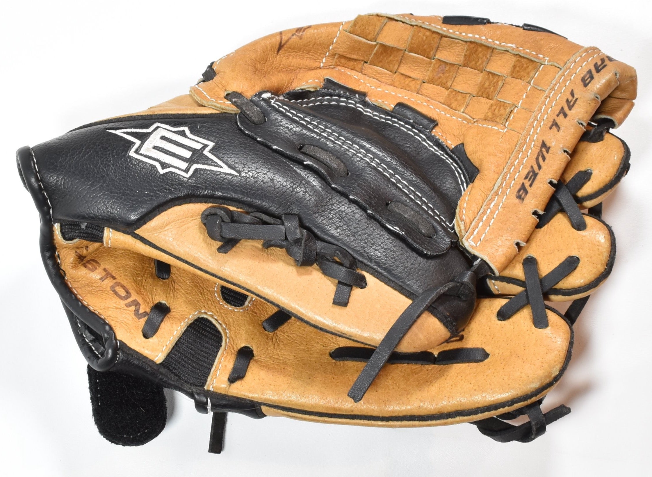 Easton 10.5 kids baseball glove ZFX105 Leather Brown Right handed used