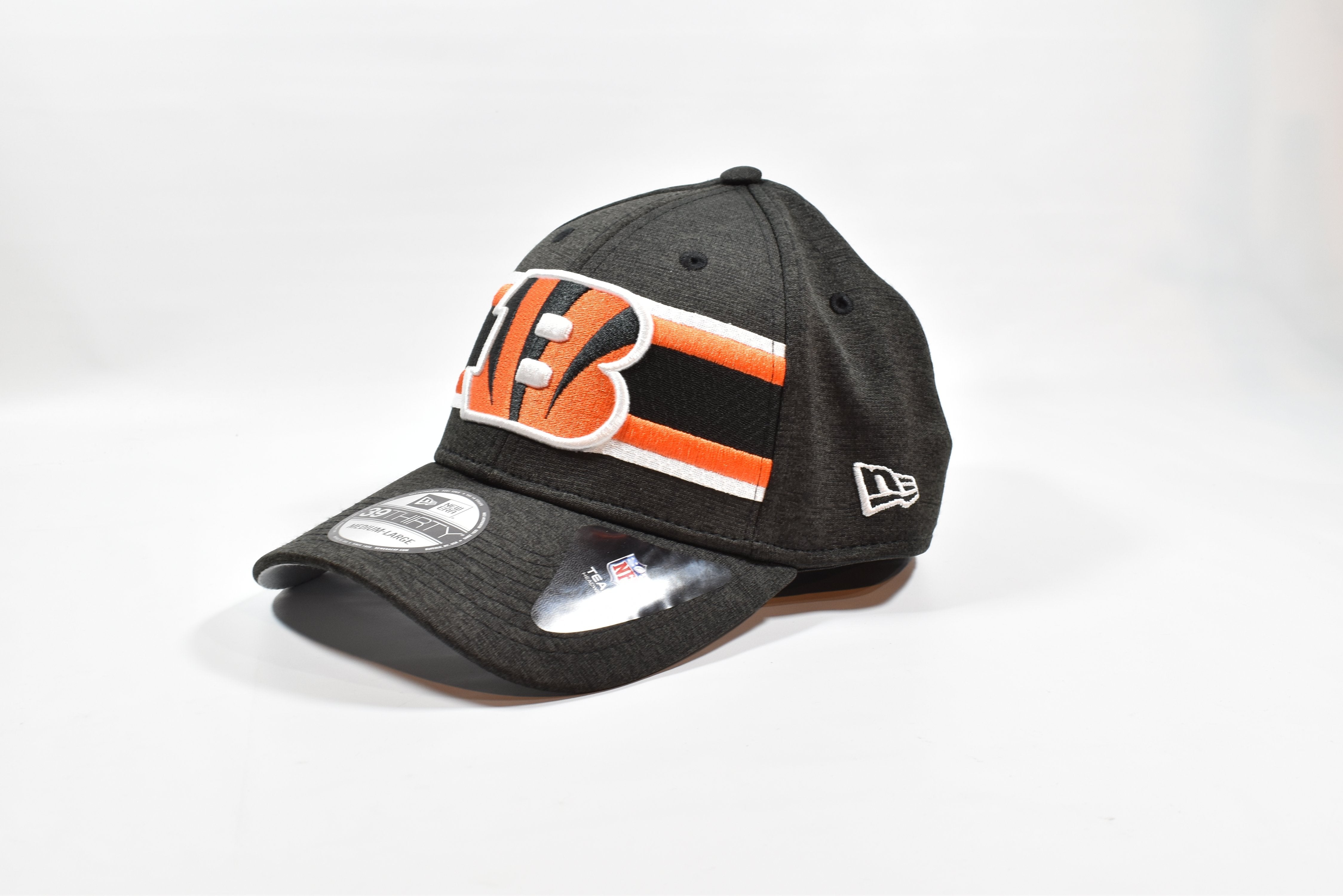 Bengals Mens Authentic NFL Hat 39 Thirty NEW Medium Large Hat Black Orange NEW!!